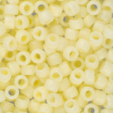 8/0 perles de rocaille Toho # 142F crème de banane givrée de Ceylan flacon de 8 à 9 g