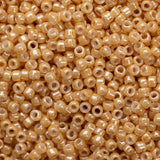 15/0 perles de rocaille Toho # 123D opaque lustré beige foncé flacon de 8-9 g