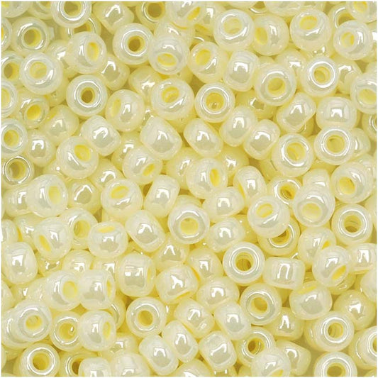 8/0 Toho #142 Ceylon Banana Cream 8-9g Vial
