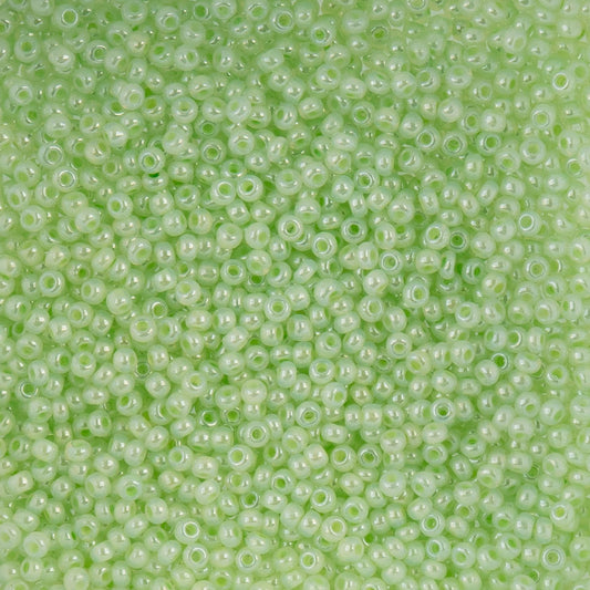 10/0 Czech Seed Beads #406 Pearl Dyed Pale Green 22g