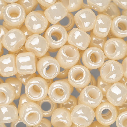 6/0 Perles de Rocailles Toho #123 Opaque Lustered Light Beige Flacon de 8-9g