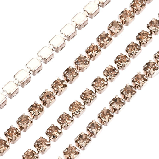 Métal 2mm Light Peach Rhinestone Banding par la cour