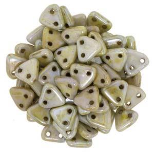 *Triangle Beads Ultra Luster Green 9g Vial