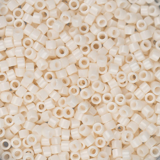 Perle Delica 11/0 #1490 Blanc Bisque Opaque 5.2g