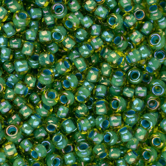 Perles de rocaille Toho 11/0 # 947 Flacon de 8 à 9 g de vert citron vert doublé