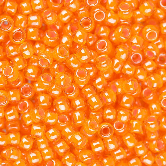 Perles de rocaille Toho 11/0 #957 Jacinthe doublée de blanc Flacon de 8 à 9 g